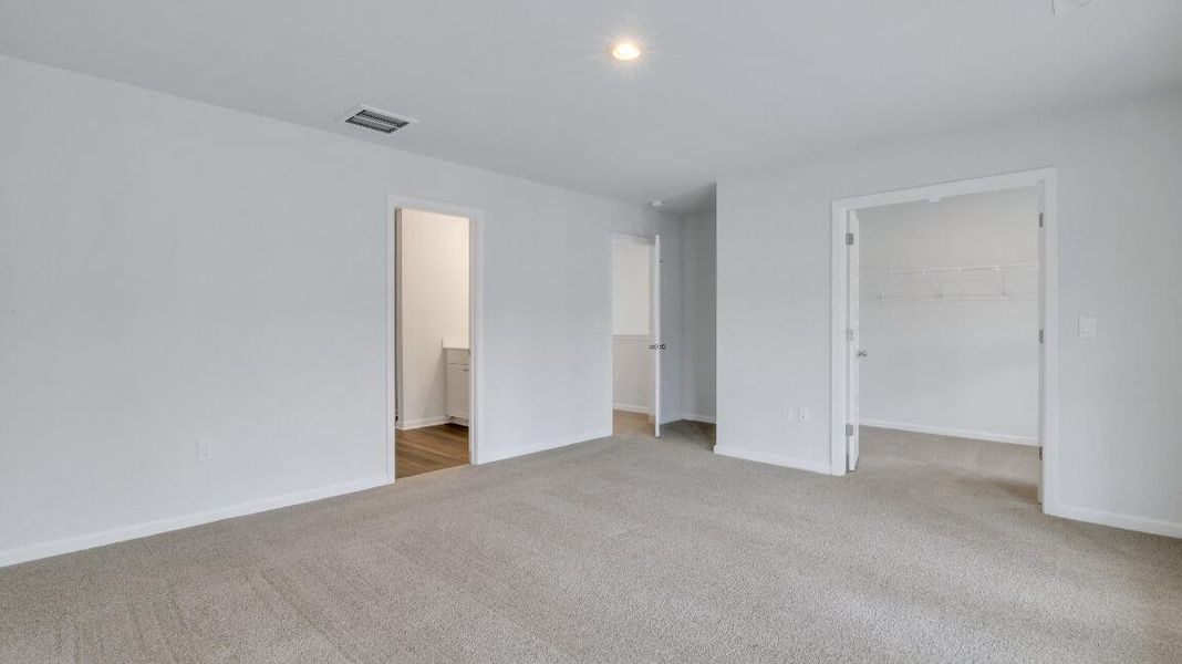 Spacious, unfurnished interior of a new home in Rivers Reach, Yemassee (Image 10).