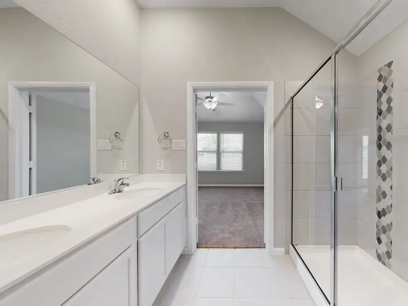 Owner's Bathroom Owner's Bathroom
