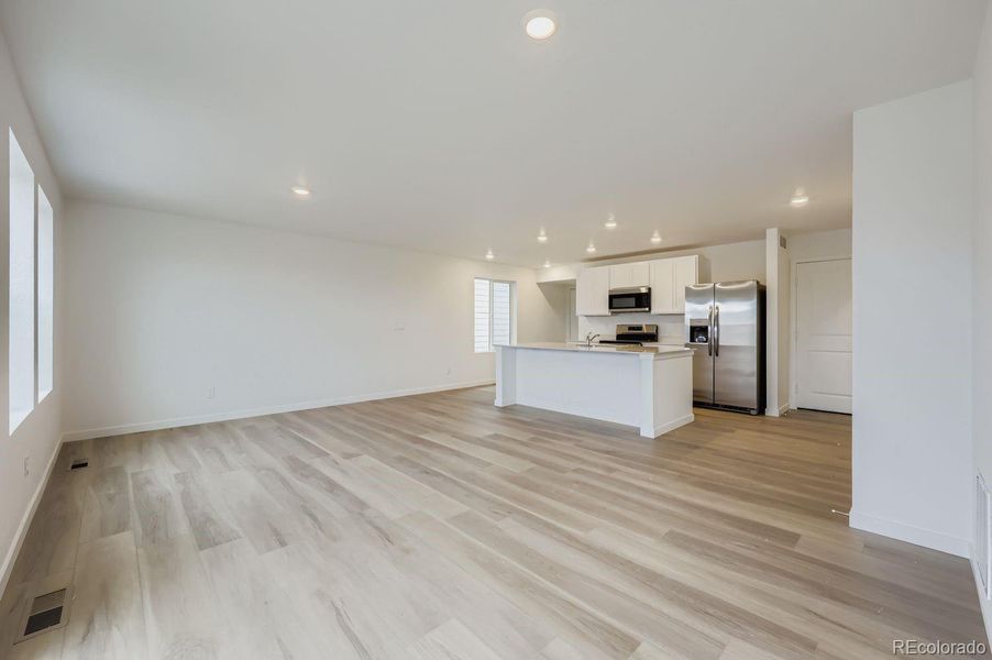 Spacious, unfurnished interior of a new home in Copper Chase: The Celestial Collection, Colorado Springs (Image 10).
