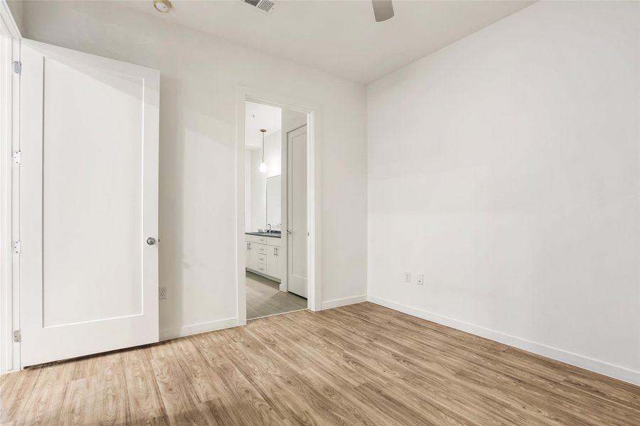 Spacious, unfurnished interior of a new home in , Austin (Image 13).