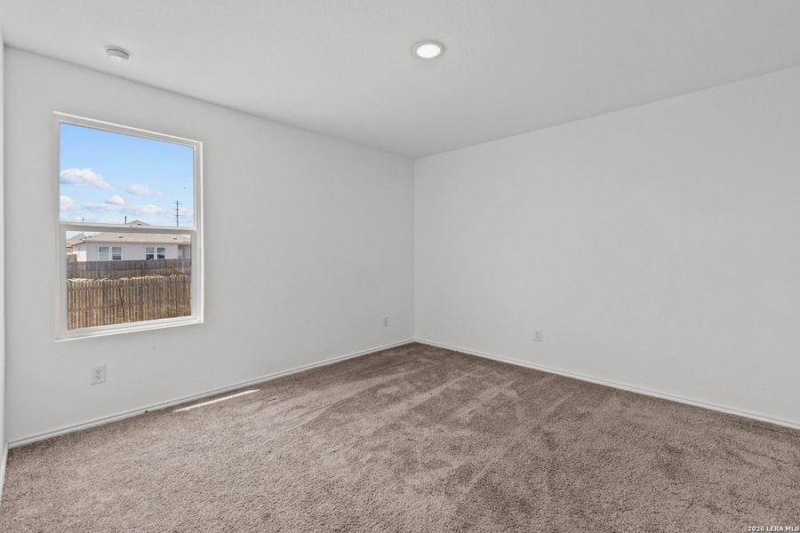Spacious, unfurnished interior of a new home in Hidden Trails, Bulverde (Image 22).