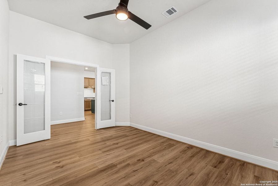 Spacious, unfurnished interior of a new home in , San Antonio (Image 11).