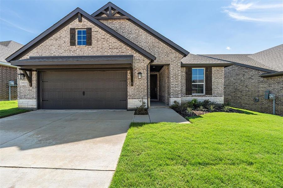 Exterior details and patio area of a home in Liberty Pointe, Gainesville (Image 2). Exterior details and patio area of a home in Liberty Pointe, Gainesville (Image 2).