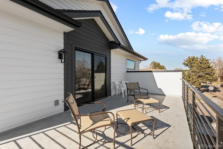 Large rooftop deck Large rooftop deck