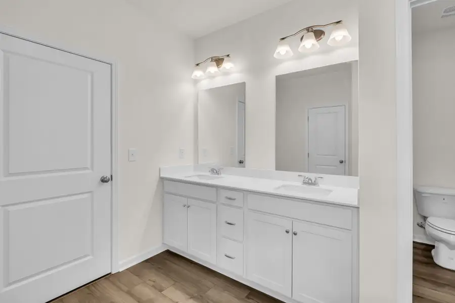 Double vanity in the primary en suite!
