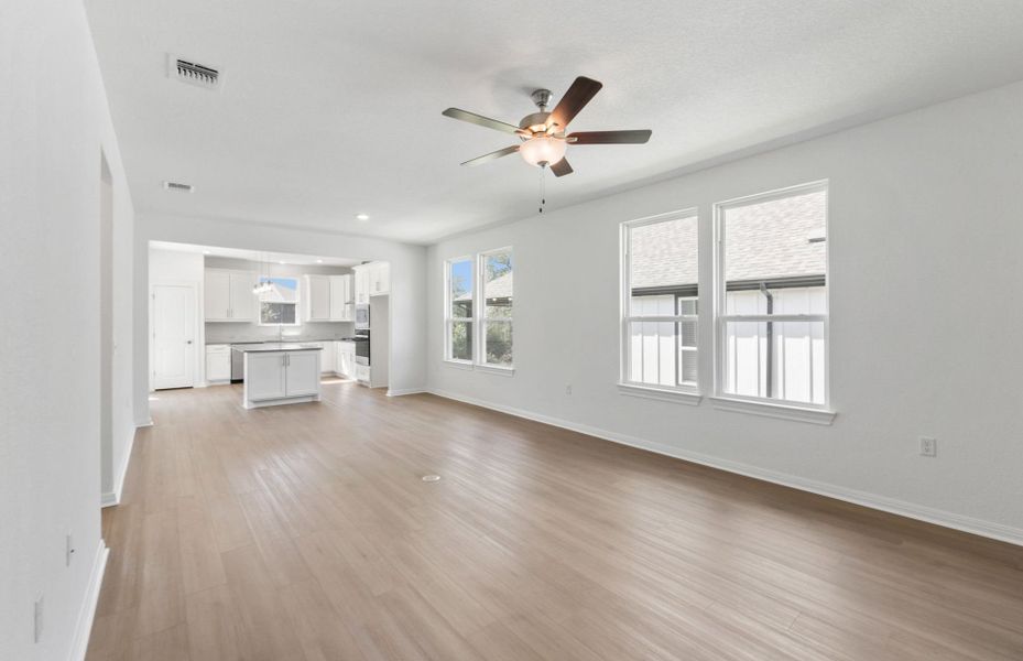 Spacious, unfurnished interior of a new home in Sun City Texas, Georgetown (Image 34). Spacious, unfurnished interior of a new home in Sun City Texas, Georgetown (Image 34).