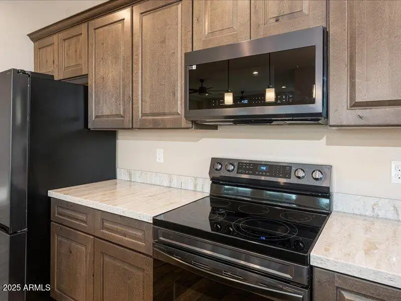 18-10879-Reef-Circle-18