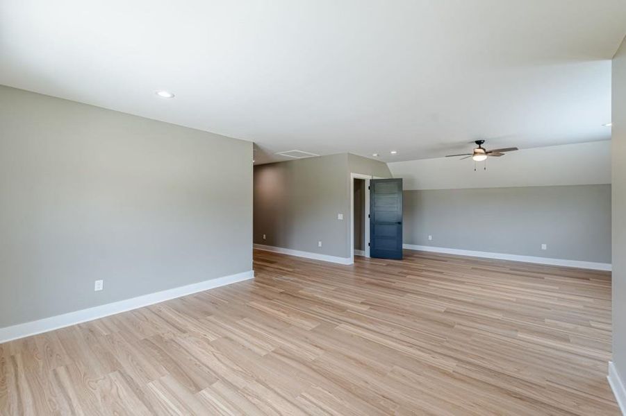 Spacious, unfurnished interior of a new home in , Bremen (Image 38).