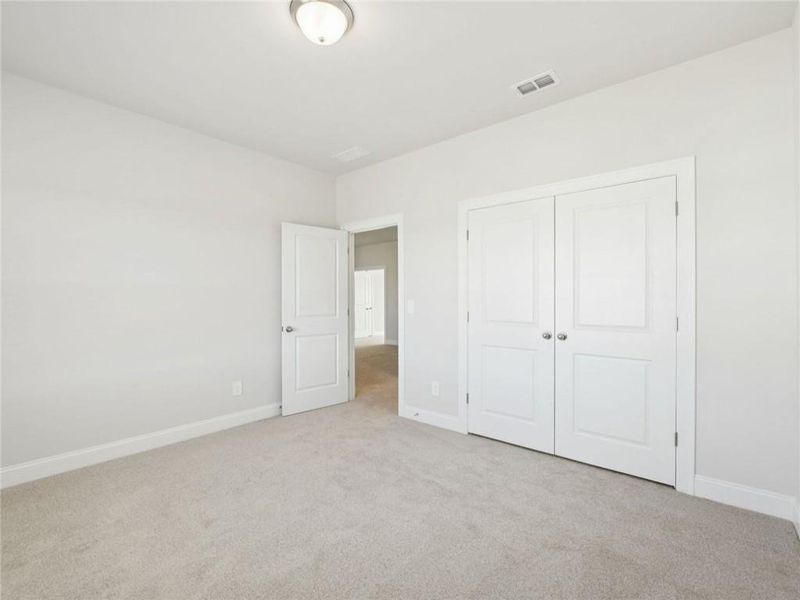 Spacious, unfurnished interior of a new home in River Pointe, Monroe (Image 17).