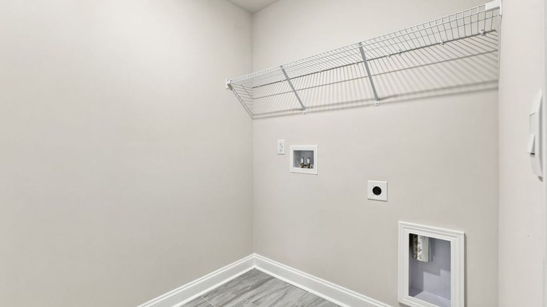 Spacious, unfurnished interior of a new home in Shadowood, Seneca (Image 38).