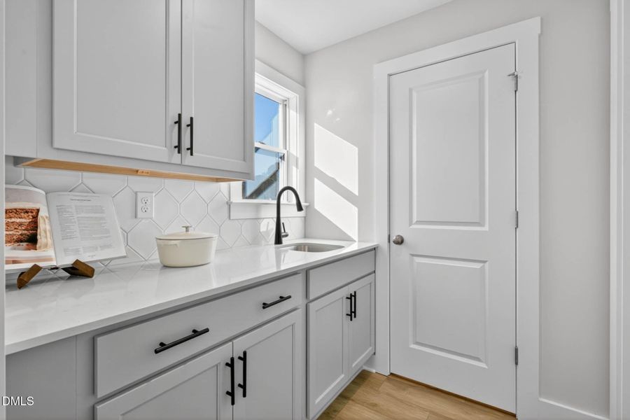 DC 39 Apex Interior-14