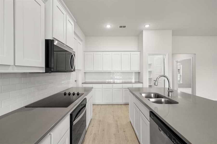 1188 Oak Spring- Kitchen-3