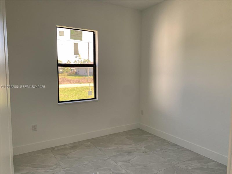 Spacious, unfurnished interior of a new home in , Lehigh Acres (Image 16).