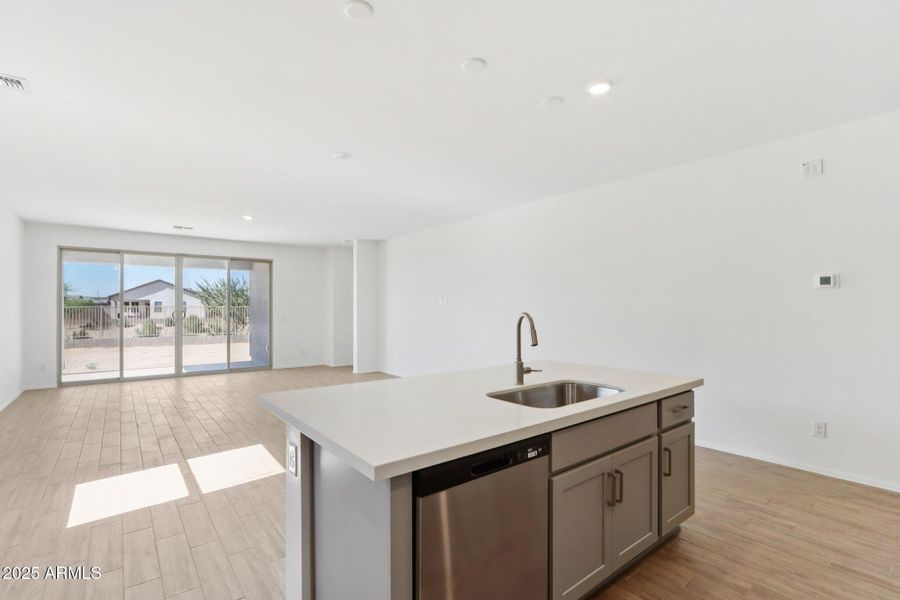 10-web-or-mls-N Eva Ln-S2510-010 10-web-or-mls-N Eva Ln-S2510-010