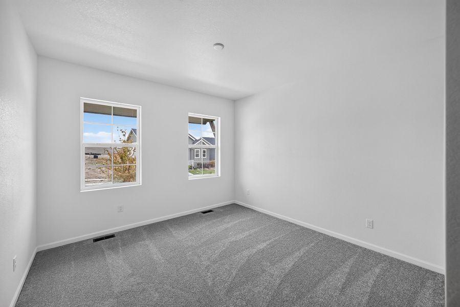Spacious, unfurnished interior of a new home in Trailstone, Arvada (Image 20).