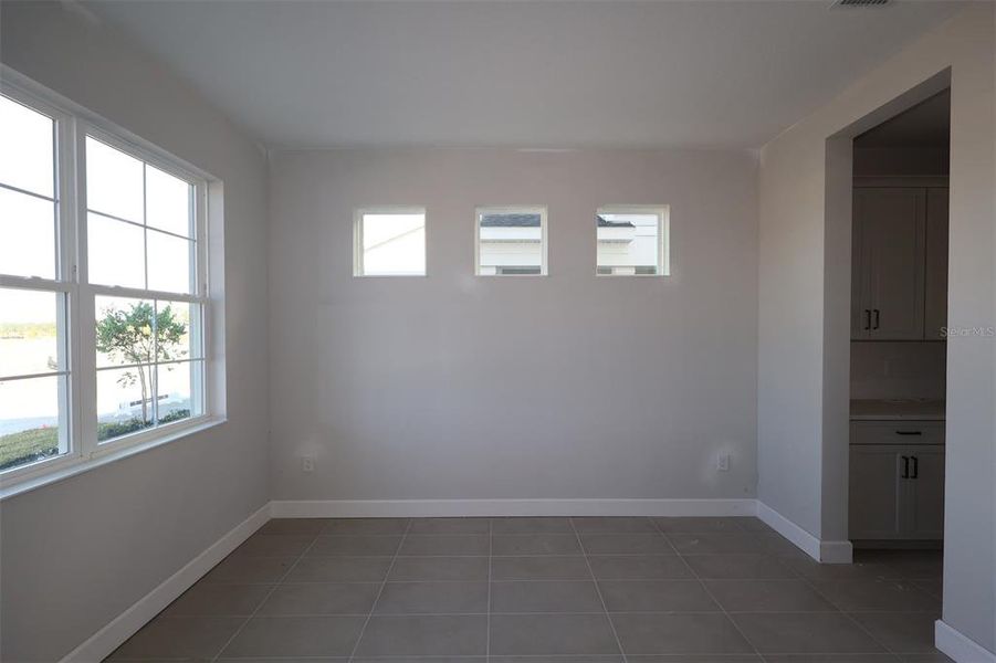 Spacious, unfurnished interior of a new home in Center Lake on the Park, St. Cloud (Image 15).