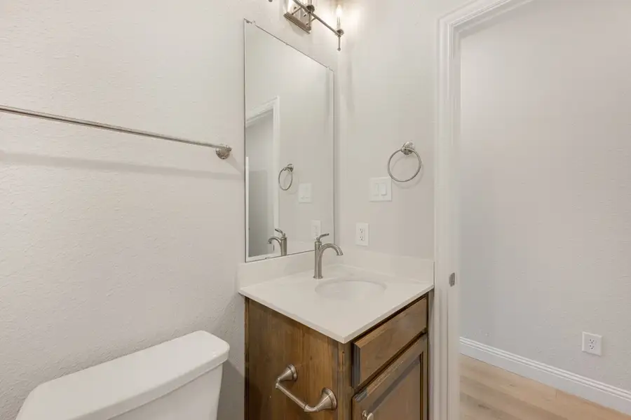 Furnished interior view inside a new home in Cottonwood Creek, Rowlett (Image 31).