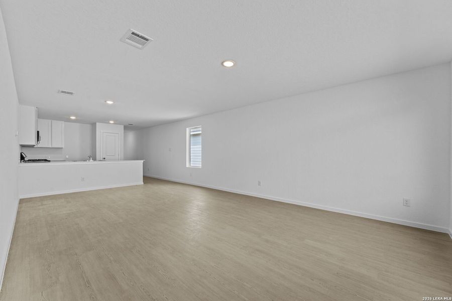 Spacious, unfurnished interior of a new home in Waterwheel, San Antonio (Image 20).