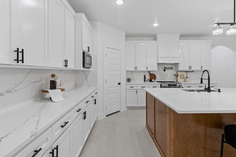 Furnished interior view inside a new home in , Fort Worth (Image 14).