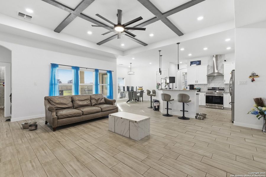 Furnished interior view inside a new home in , La Vernia (Image 23).