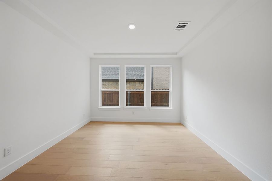 Spacious, unfurnished interior of a new home in Tavolo Park, Fort Worth (Image 22).