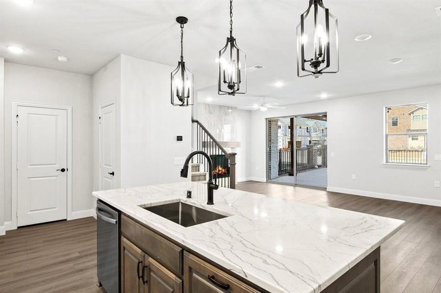 015-1204Armstrong-TheColony-TX-75056-Kitchen.jpg-SMALL