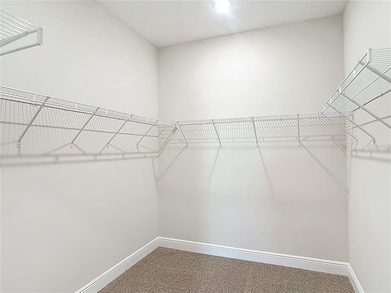 Spacious, unfurnished interior of a new home in , North Port (Image 20).