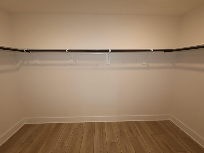 Spacious, unfurnished interior of a new home in Lago Mar, Santa Fe (Image 15).