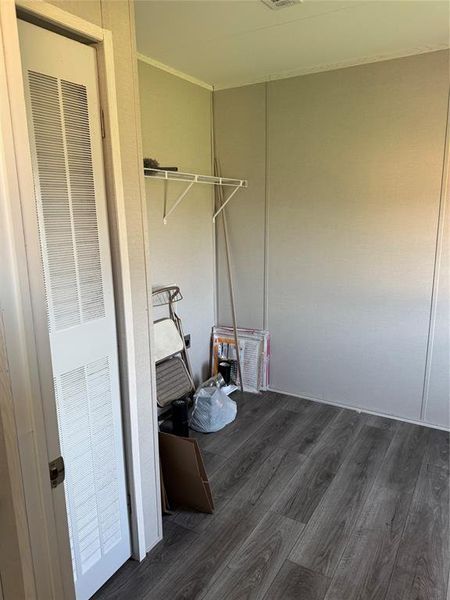 Utility room/washer/dryer connections Utility room/washer/dryer connections