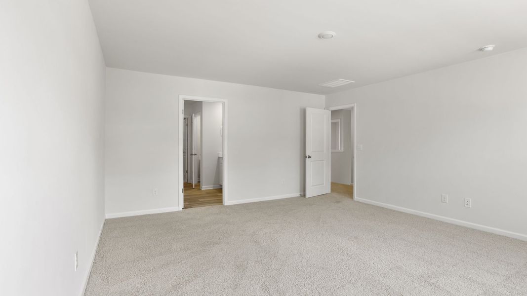 Spacious, unfurnished interior of a new home in Harrier Point, Woodruff (Image 30).