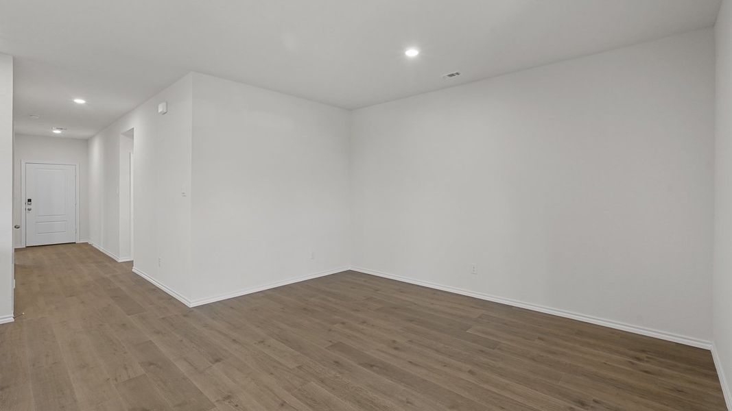 Spacious, unfurnished interior of a new home in Bluff Springs, Ferris (Image 15). Spacious, unfurnished interior of a new home in Bluff Springs, Ferris (Image 15).