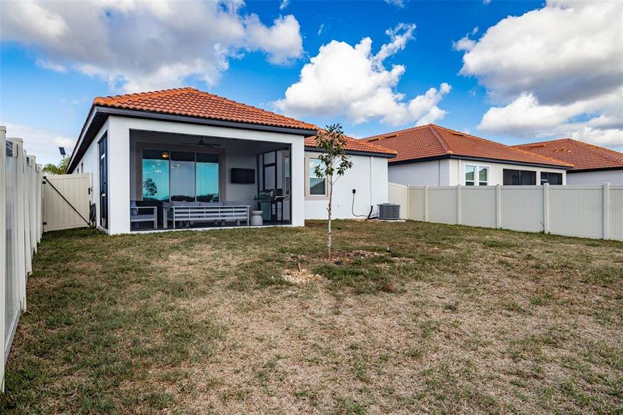 Exterior details and patio area of a home in , Wimauma (Image 25).