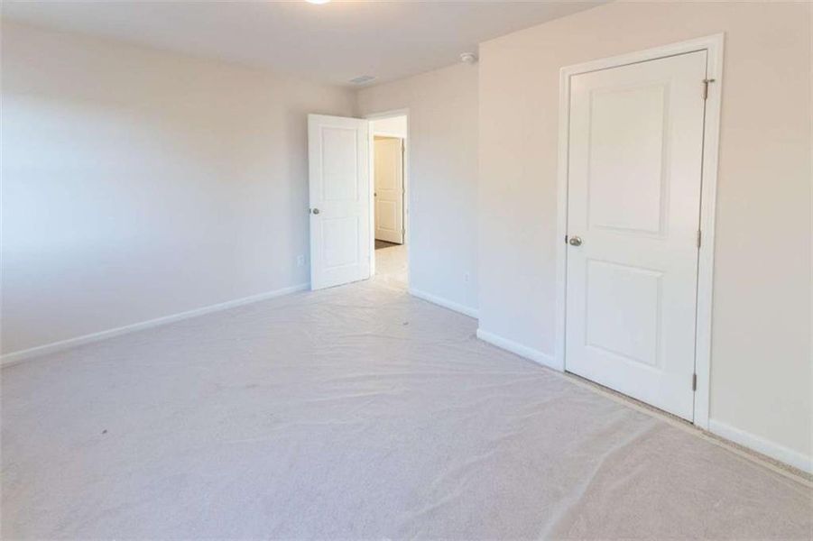 Spacious, unfurnished interior of a new home in Creekside Landing, Dallas (Image 18). Spacious, unfurnished interior of a new home in Creekside Landing, Dallas (Image 18).