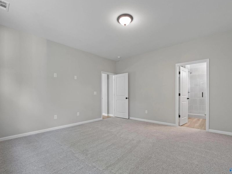 Spacious, unfurnished interior of a new home in Bailey Park, Fayetteville (Image 18).