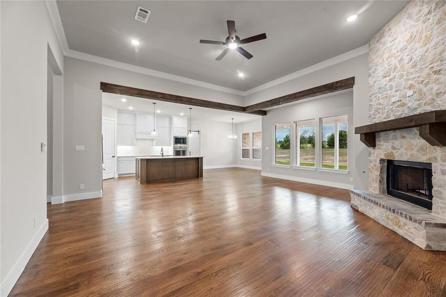 Spacious, unfurnished interior of a new home in King Crossing Estates, Van Alstyne (Image 31).