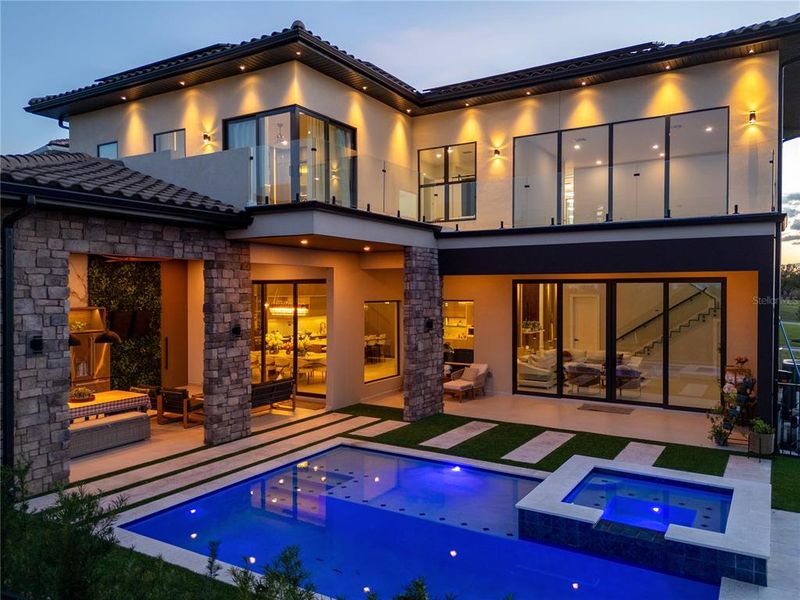 Exterior details and patio area of a home in , Montverde (Image 3).