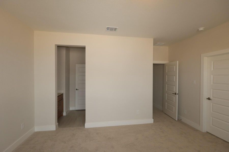 Spacious, unfurnished interior of a new home in Dunham Pointe, Cypress (Image 17).