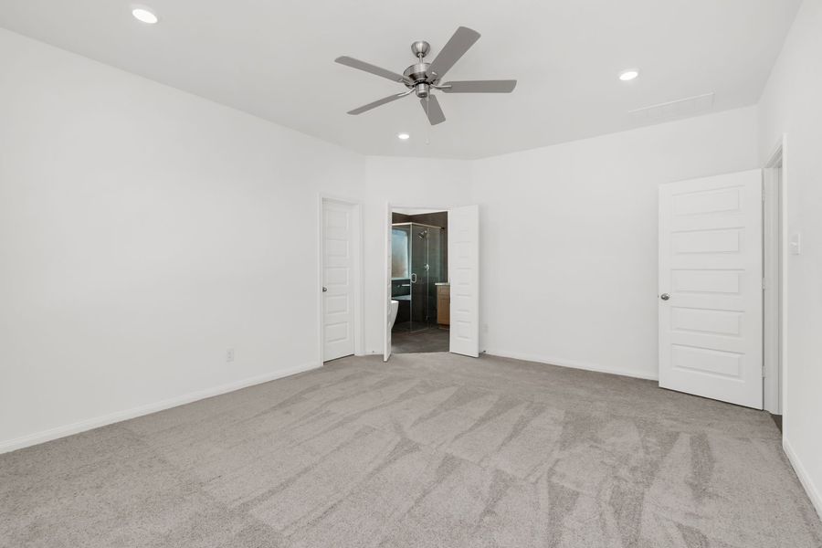 Representative unfurnished interior of a home built from the Elise 2012HCGR by Saratoga Homes in Aldine Pines, Houston (Image 19). Representative unfurnished interior of a home built from the Elise 2012HCGR by Saratoga Homes in Aldine Pines, Houston (Image 19).