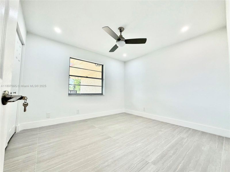 Spacious, unfurnished interior of a new home in , Lauderdale Lakes (Image 19).