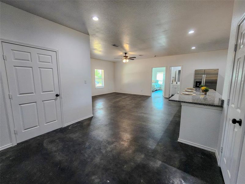 Spacious, unfurnished interior of a new home in , Kennedale (Image 18).