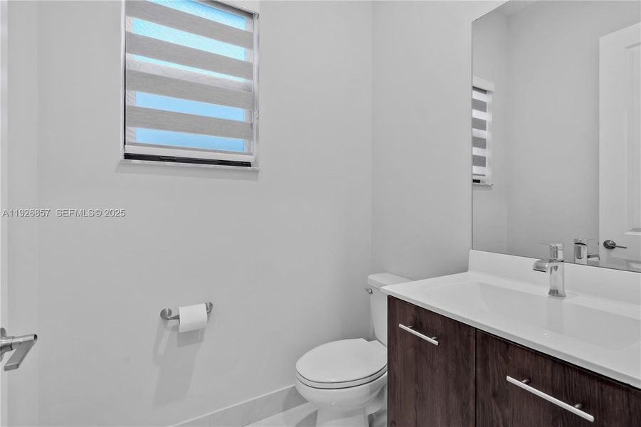 Furnished interior view inside a new home in , Miramar (Image 19).