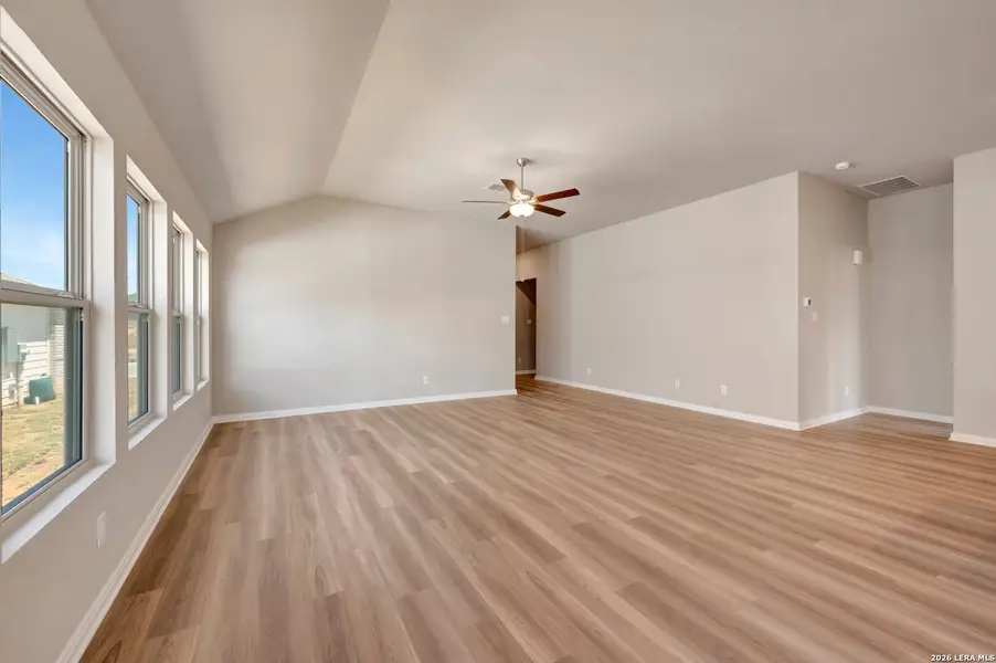 Spacious, unfurnished interior of a new home in Greenspoint Heights, Seguin (Image 23).