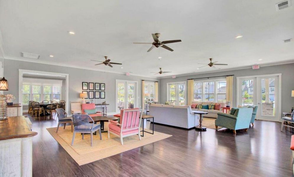 Community amenities in , Summerville (Image 53).