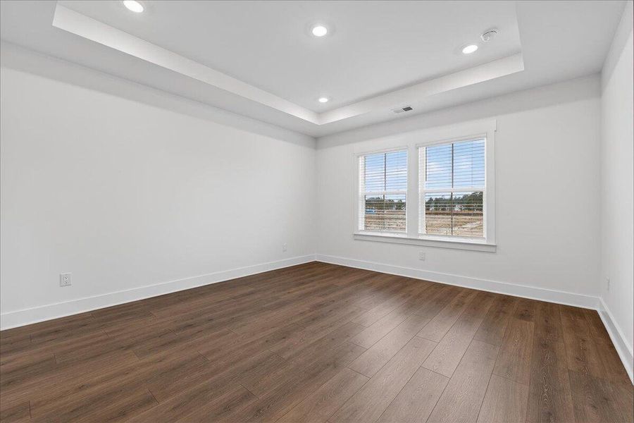 Spacious, unfurnished interior of a new home in , Summerville (Image 35).