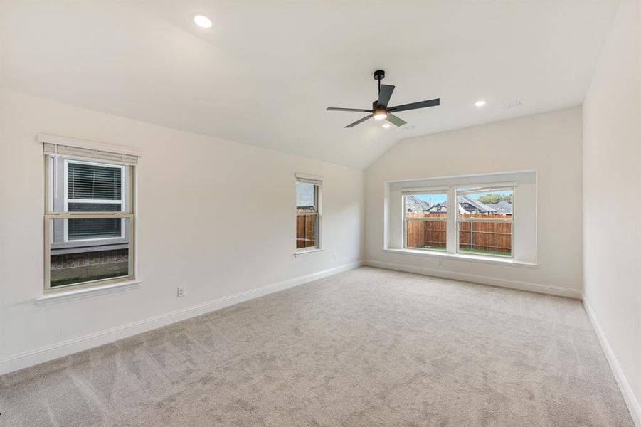 Spacious, unfurnished interior of a new home in Eagle Glen 50, Alvarado (Image 33). Spacious, unfurnished interior of a new home in Eagle Glen 50, Alvarado (Image 33).