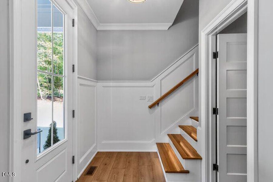 005-680x453-foyer