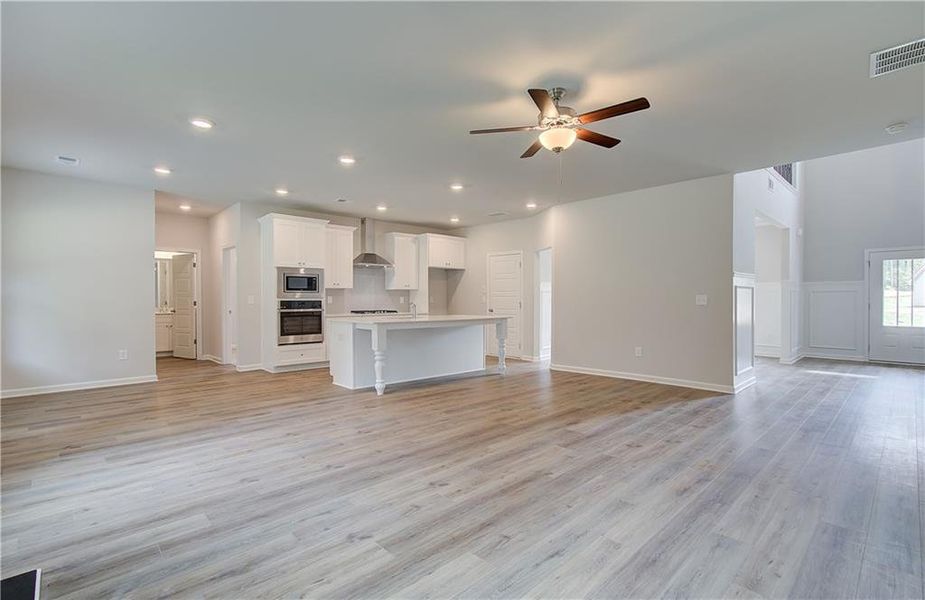 Spacious, unfurnished interior of a new home in Grandview at Millers Mill, Stockbridge (Image 17).