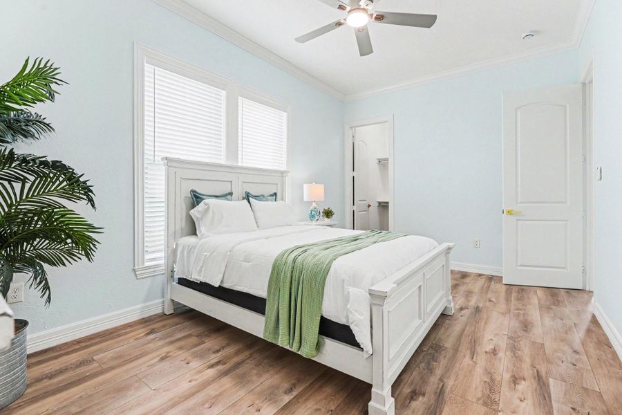 Furnished interior view inside a new home in , Galveston (Image 33).