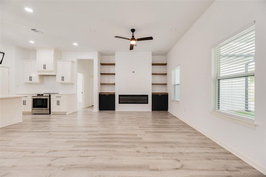 Spacious, unfurnished interior of a new home in , Fort Worth (Image 13).