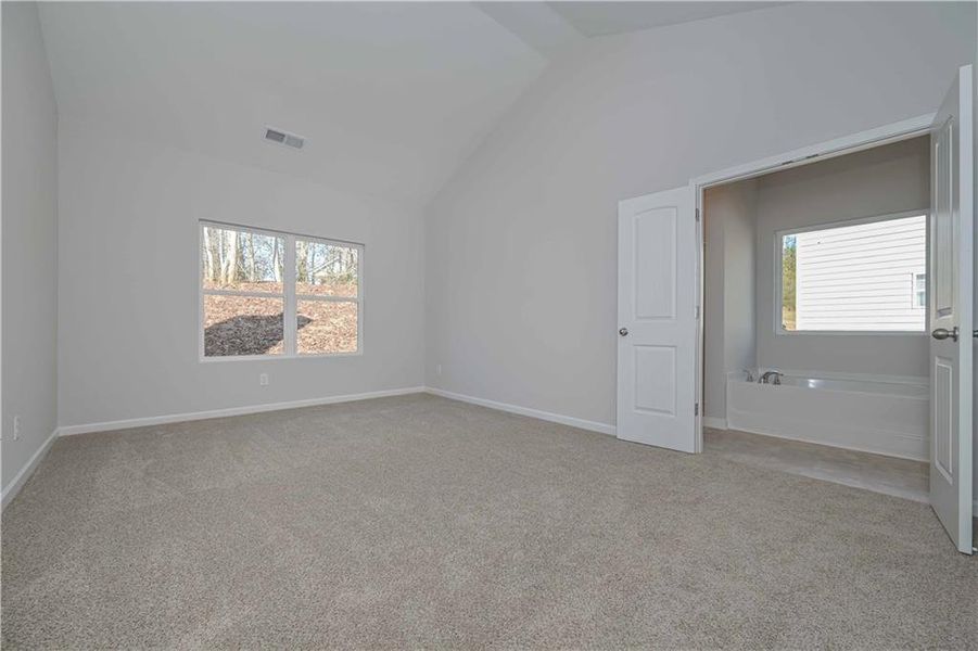 Spacious, unfurnished interior of a new home in , Villa Rica (Image 12).